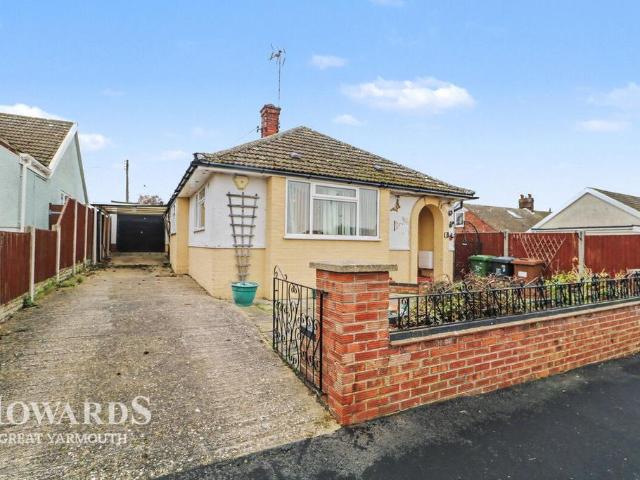 Bungalow for sale in Stokesby, Norfolk