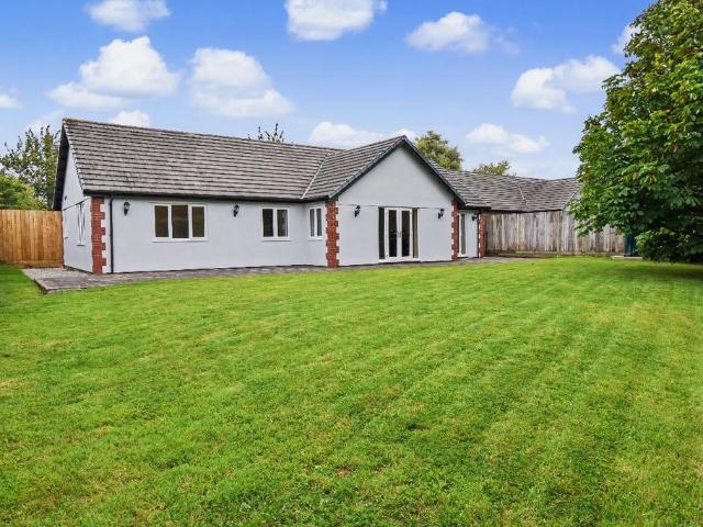 Bungalow for sale in Weir Quay, Devon