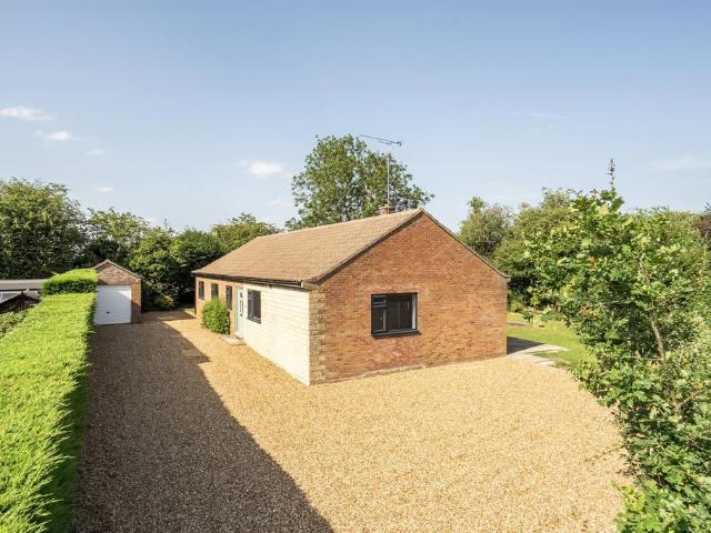 Bungalow for sale in Barholm, Lincolnshire
