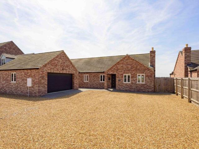 Bungalow for sale in Gosberton Clough, Lincolnshire