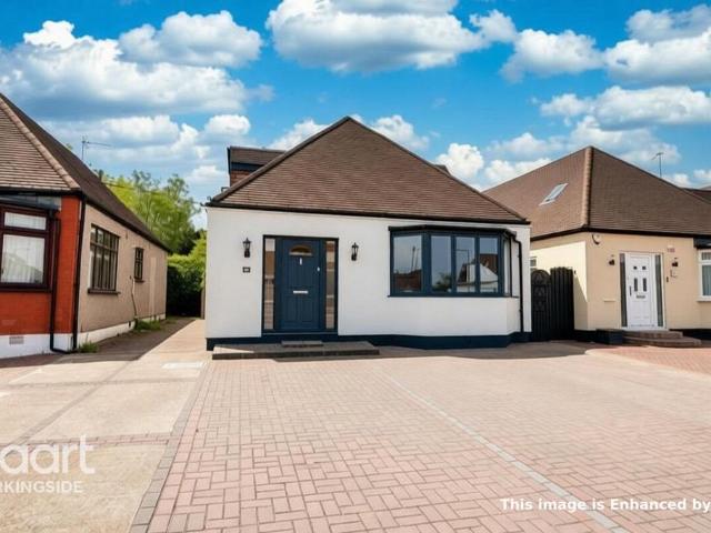 Bungalow for sale in London Borough of Redbridge, Greater London