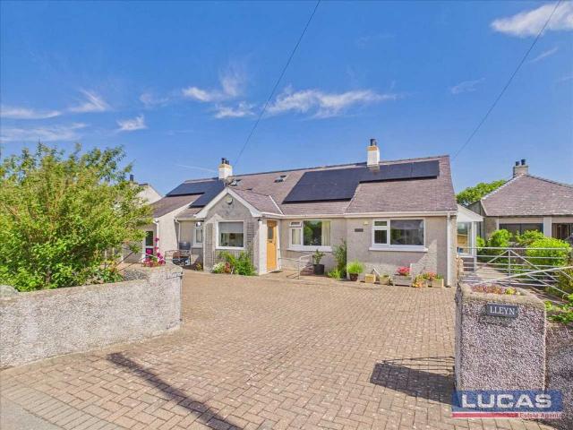 Bungalow for sale in Trearddur, Wales