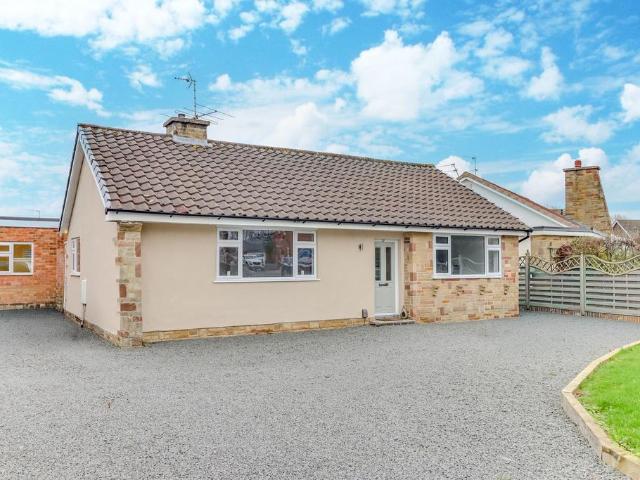 Bungalow for sale in Glenfields, Pinfold