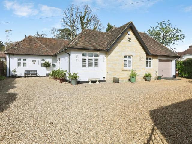 Bungalow for sale in Hillview, Surrey