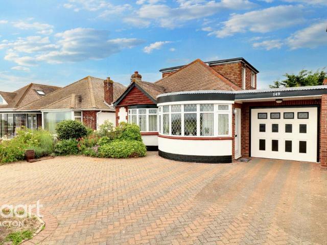 Bungalow for sale in Holland-on-Sea, Dale Hill
