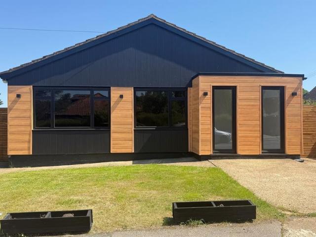 Bungalow for sale in Chartridge, Asheridge