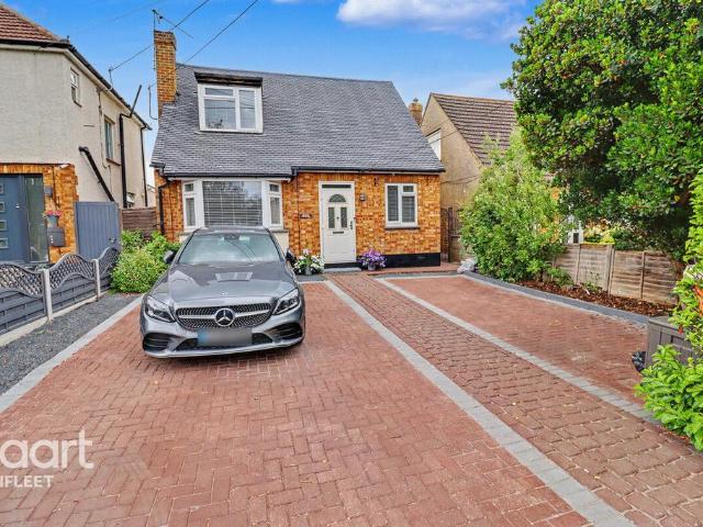 Bungalow for sale in Bowers Gifford and North Benfleet, Bowers Gifford