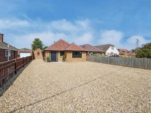 Bungalow for sale in Dromore, Oxfordshire