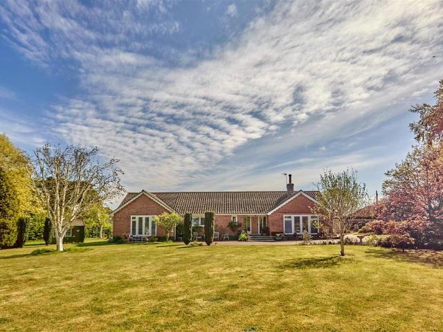 Bungalow for sale in Bedingfield, Suffolk