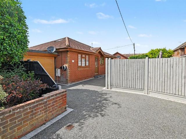 Bungalow for sale in Leigh Beck, Essex