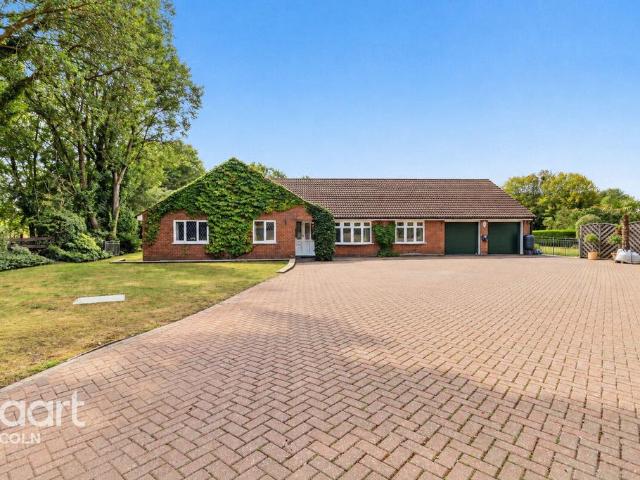 Bungalow for sale in Bucknall, East Lindsey