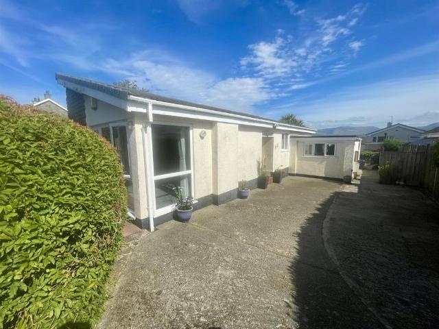 Bungalow for sale in Llandegfan, Wales