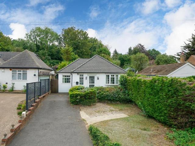 Bungalow for sale in Batchworth, Hertfordshire