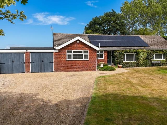 Bungalow for sale in Old Hall Street, Comers