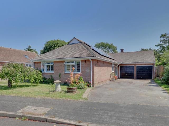 Bungalow for sale in Spring Vale, Hampshire