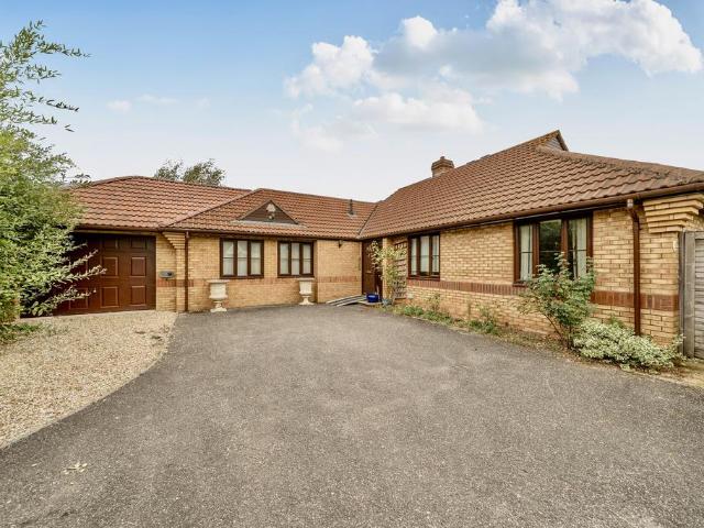 Bungalow for sale in Dowslands, Rumwell