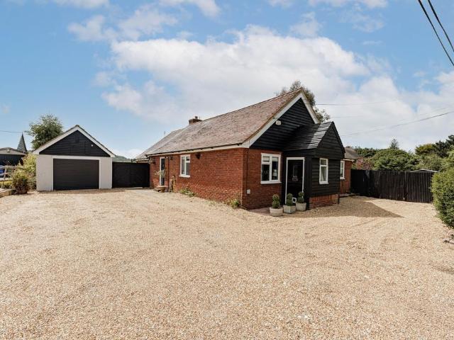 Bungalow for sale in Oad Street, Kent