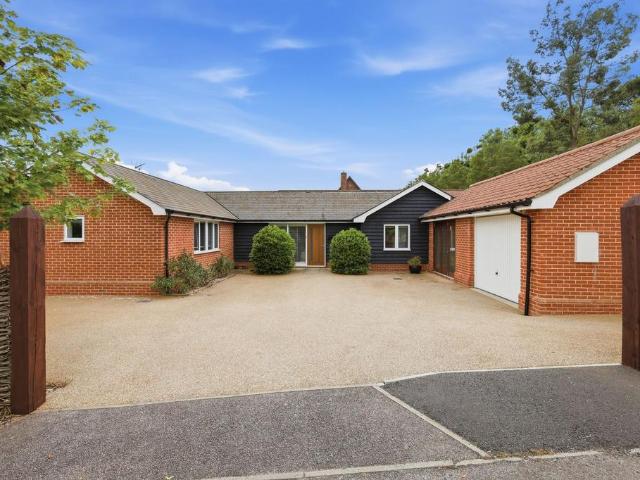 Bungalow for sale in Eastbridge, Suffolk