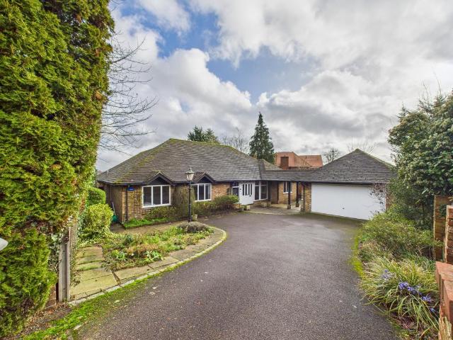 Bungalow for sale in Penn, Knotty Green