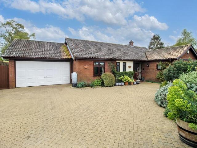 Bungalow for sale in Comers, Norfolk