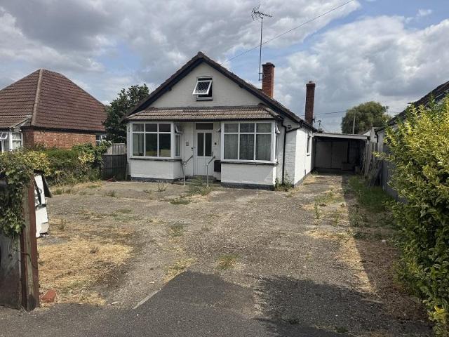 Bungalow for sale in Bracknell