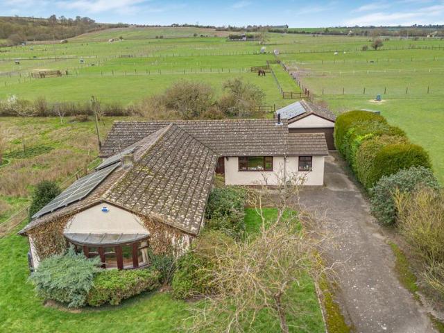 Bungalow for sale in Dromore, Oxfordshire