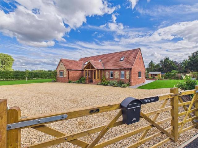 Bungalow for sale in Scarning, Breckland