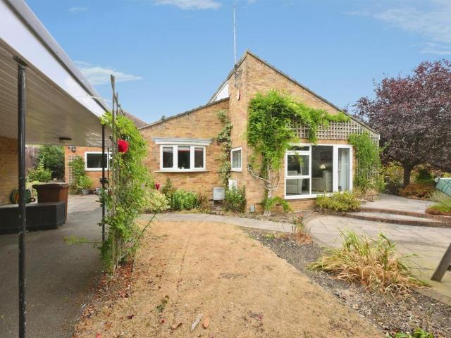 Bungalow for sale in Knebworth, King's Walden