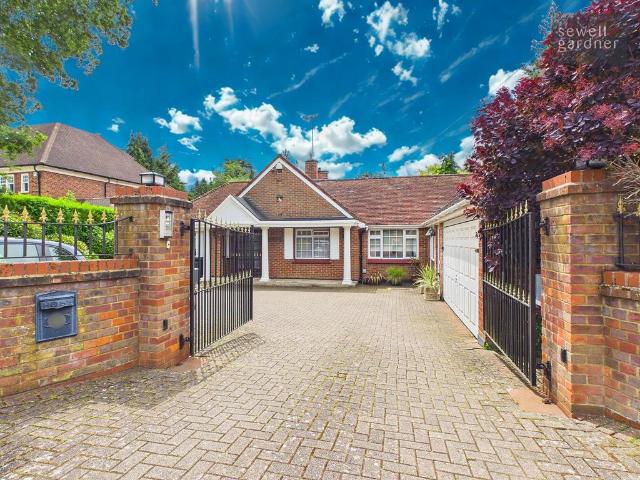 Bungalow for sale in North Watford