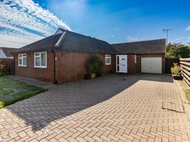 Bungalow for sale in Rose Green, Arun