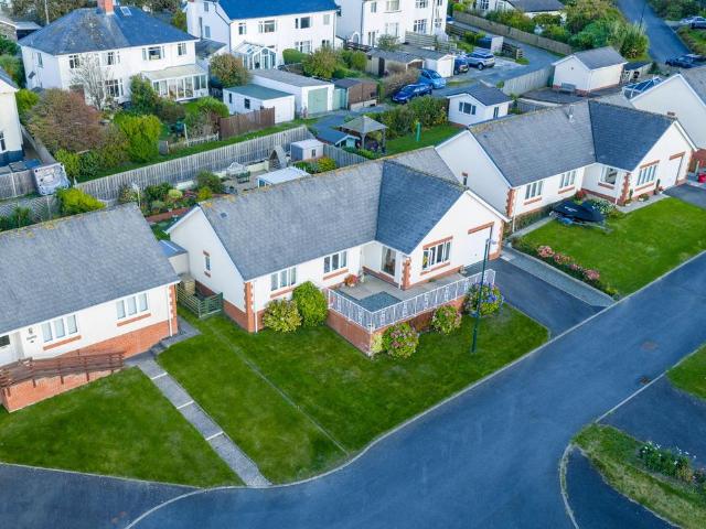 Bungalow for sale in Upper Borth, Wales