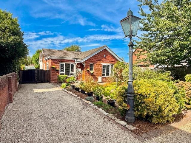 Bungalow for sale in Hythe and Dibden, Ashurst Bridge