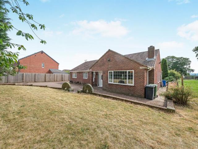 Bungalow for sale in Loundsley Green, East Midlands
