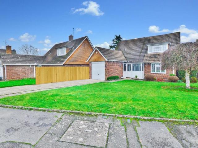 Bungalow for sale in Burnham, Slough