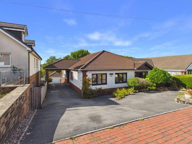 Bungalow for sale in Gorslas, Cefneithin