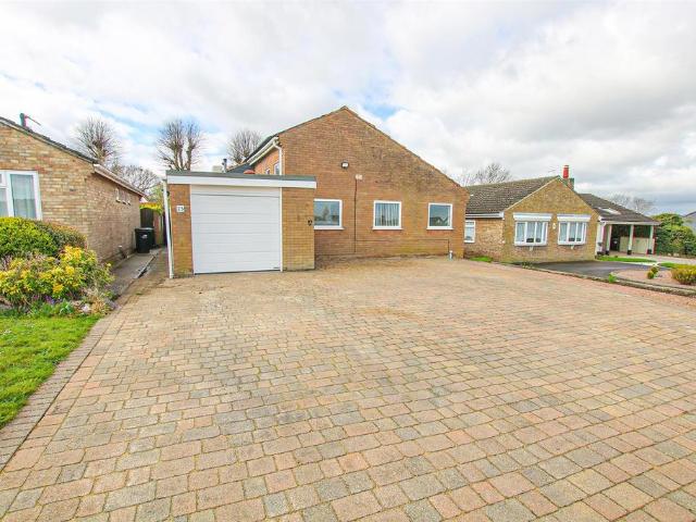 Bungalow for sale in Woodditton, Barway