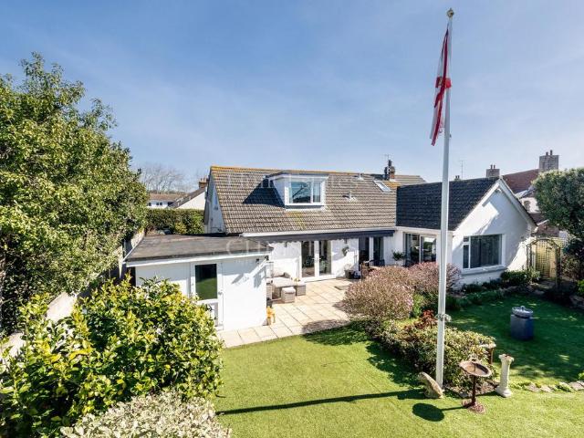 Bungalow for sale in Chalfont St. Peter, Denham