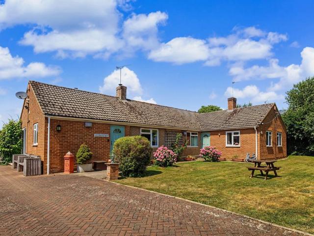 Bungalow for sale in Black Bourton, Oxfordshire