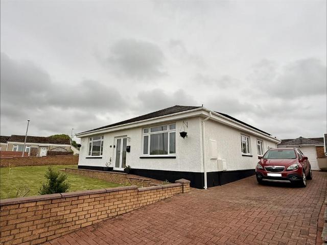 Bungalow for sale in Kidwelly, Wales