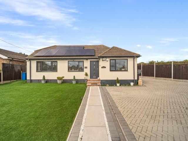 Bungalow for sale in Hamerton, Kent