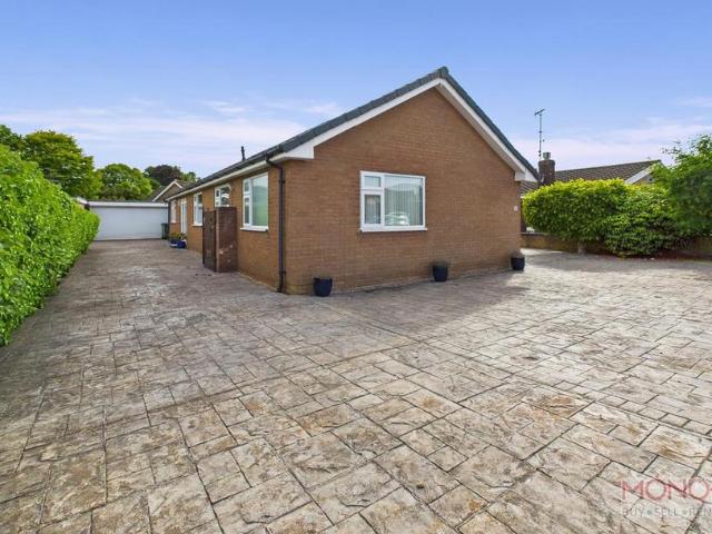Bungalow for sale in Wrexham, Pandy