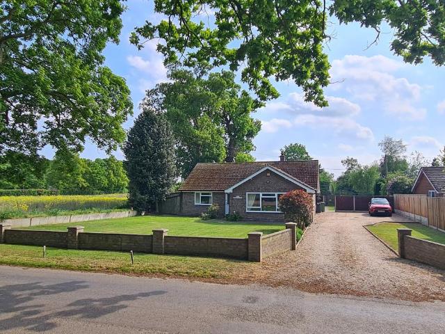 Bungalow for sale in Comers, Norfolk