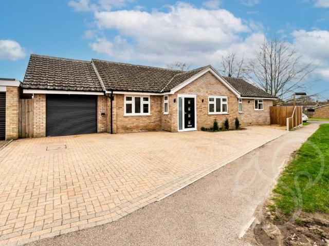 Bungalow for sale in Chelmondiston, Suffolk