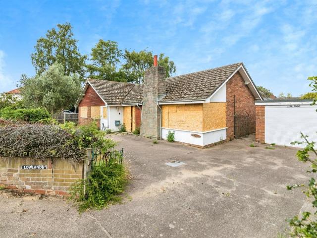 Bungalow for sale in Eastbridge, Suffolk