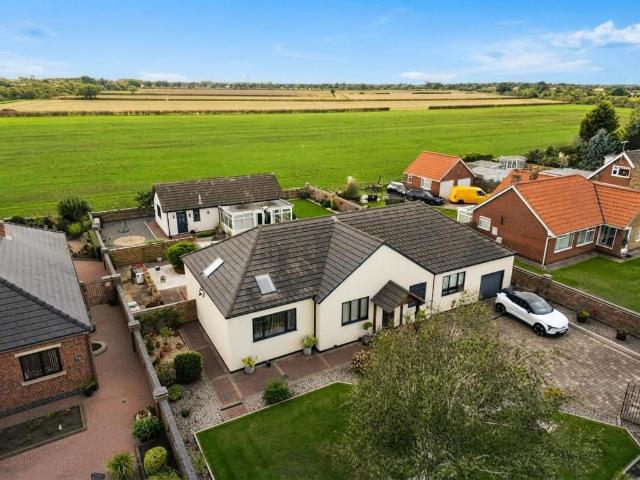 Bungalow for sale in Newland, Eastrington