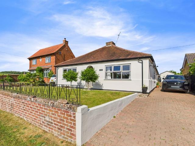 Bungalow for sale in Little Marlow, Buckinghamshire