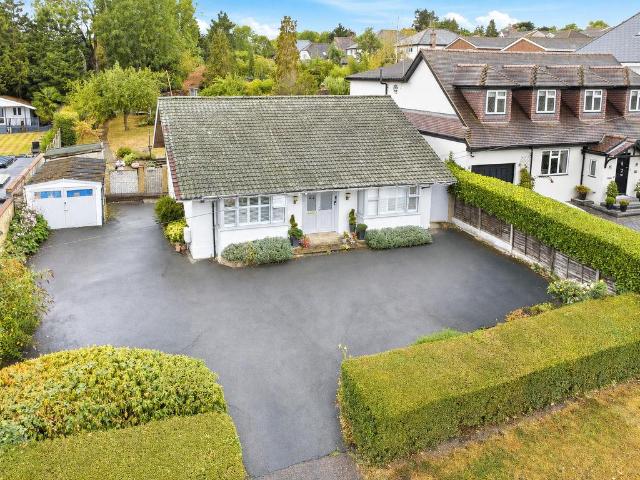 Bungalow for sale in Fretherne, Hertfordshire
