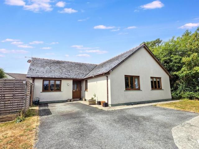 Bungalow for sale in Hook, Wales