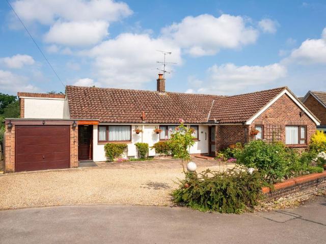 Bungalow for sale in Duton Hill, Essex