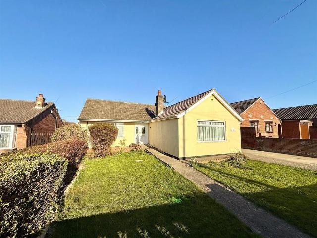 Bungalow for sale in Stokesby, Norfolk